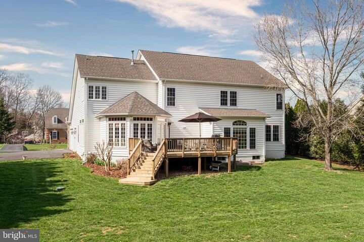 Property Photo:  40409 Autumn Oak Lane  VA 20105 