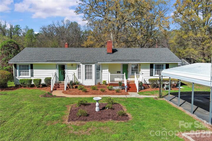 Property Photo:  2517 Plum Street  NC 28269 