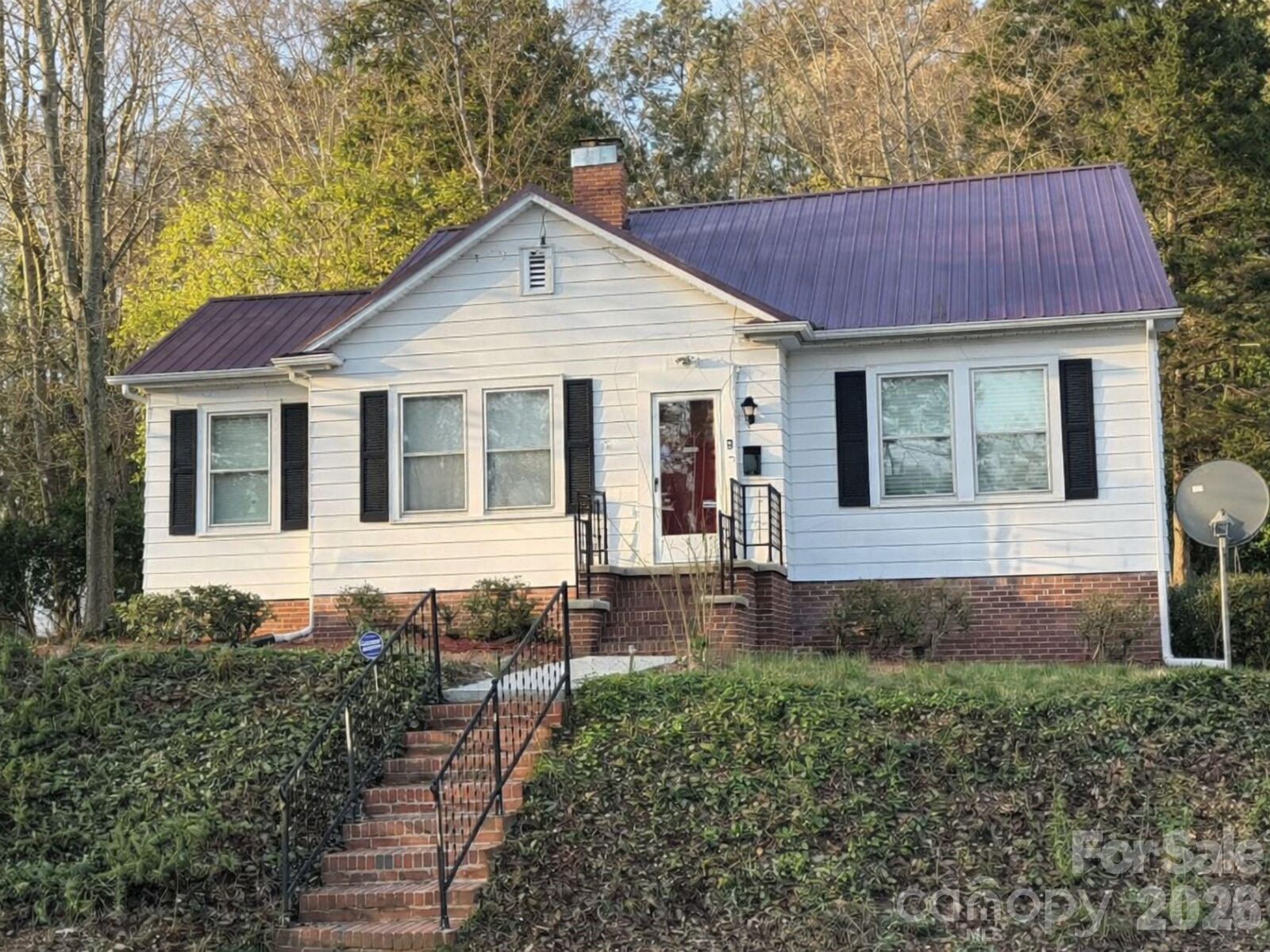 Property Photo: 741 W Brooklyn Avenue SC 29720