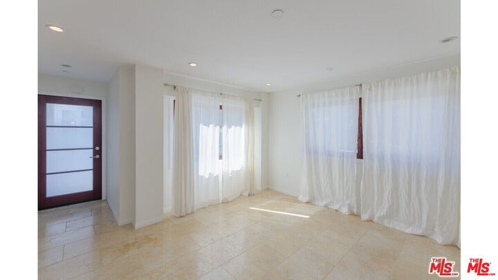Property Photo:  1874 Sunset Plaza Dr  CA 90069 