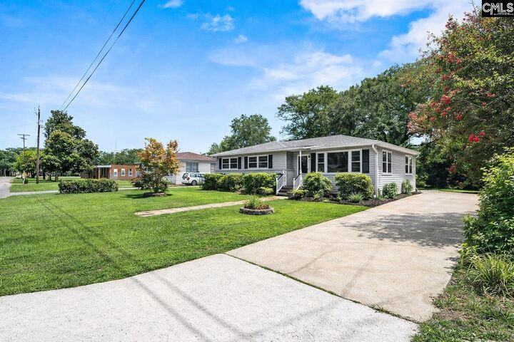 Property Photo:  1531 Woodcrest  SC 29407 