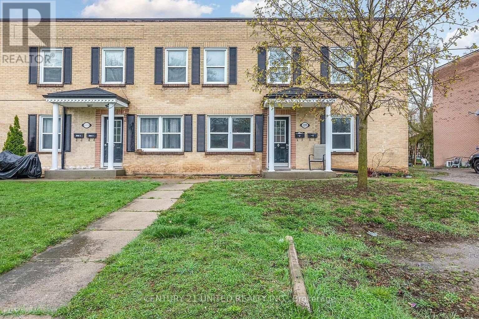 Property Photo:  1275 Clonsilla Avenue B  ON K9J 5Z1 