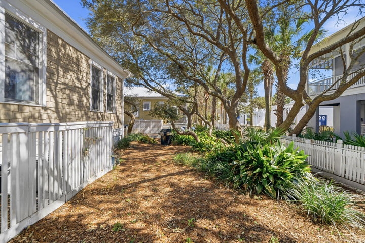 Property Photo: 97 Sarasota Street FL 32550
