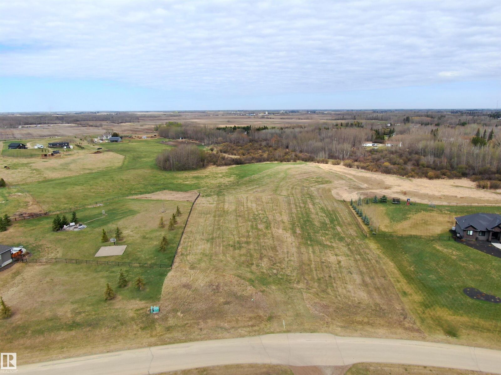 Property Photo:  51109 Rge Road 271 16  AB T7Y 1G7 