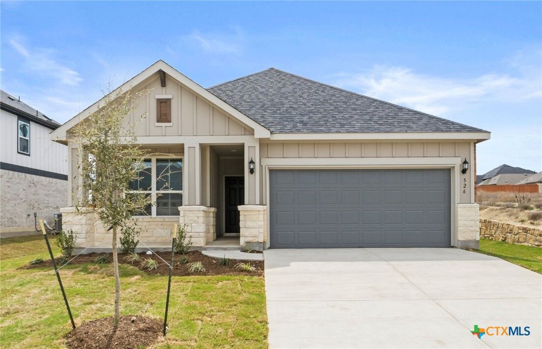 Property Photo:  526 Rubber Tree Way  TX 78610 