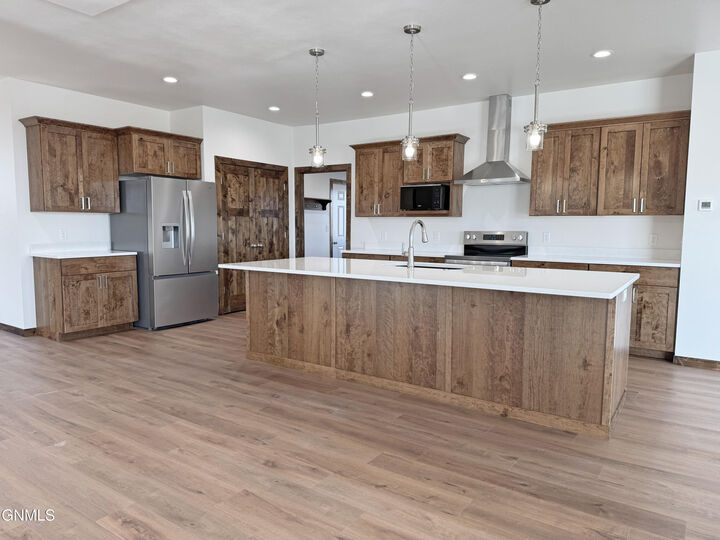 Property Photo:  3411 Tyndale Drive  ND 58503 