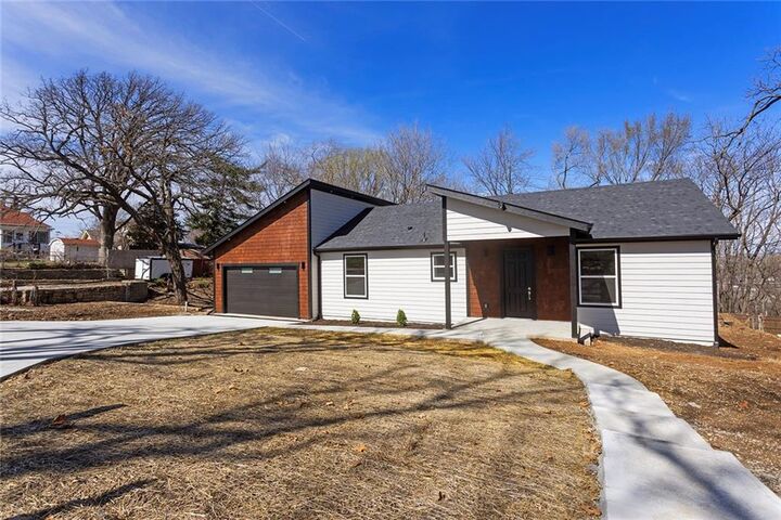 Property Photo: 1716 S Valley Street KS 66103