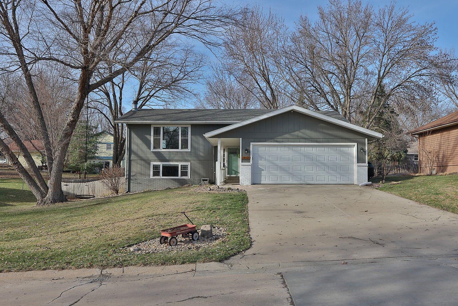 Property Photo:  912 Park Lane  IA 50219 