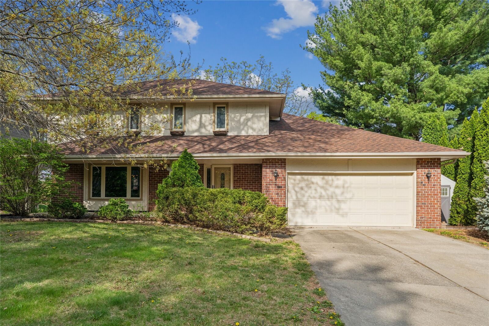 Property Photo:  1016 45th Street  IA 50266 
