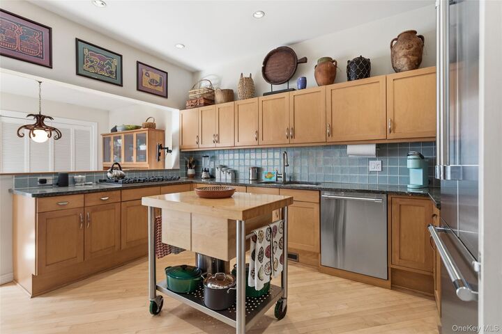 Property Photo:  24 Beechwood Way  NY 10510 