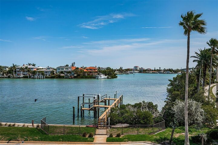 Property Photo: 3500 E Maritana Drive 3 FL 33706