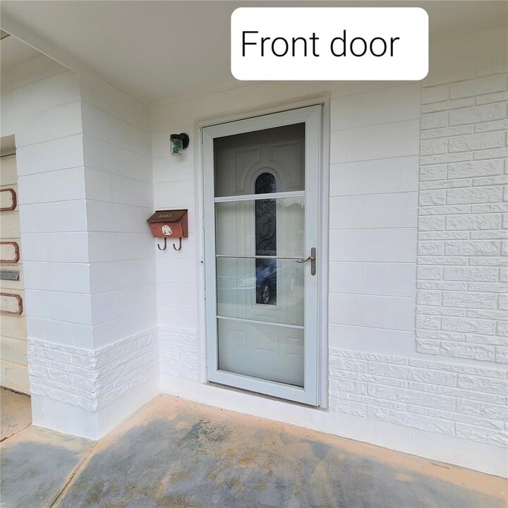 Property Photo: 6885 29th Ter N Terrace FL 33710