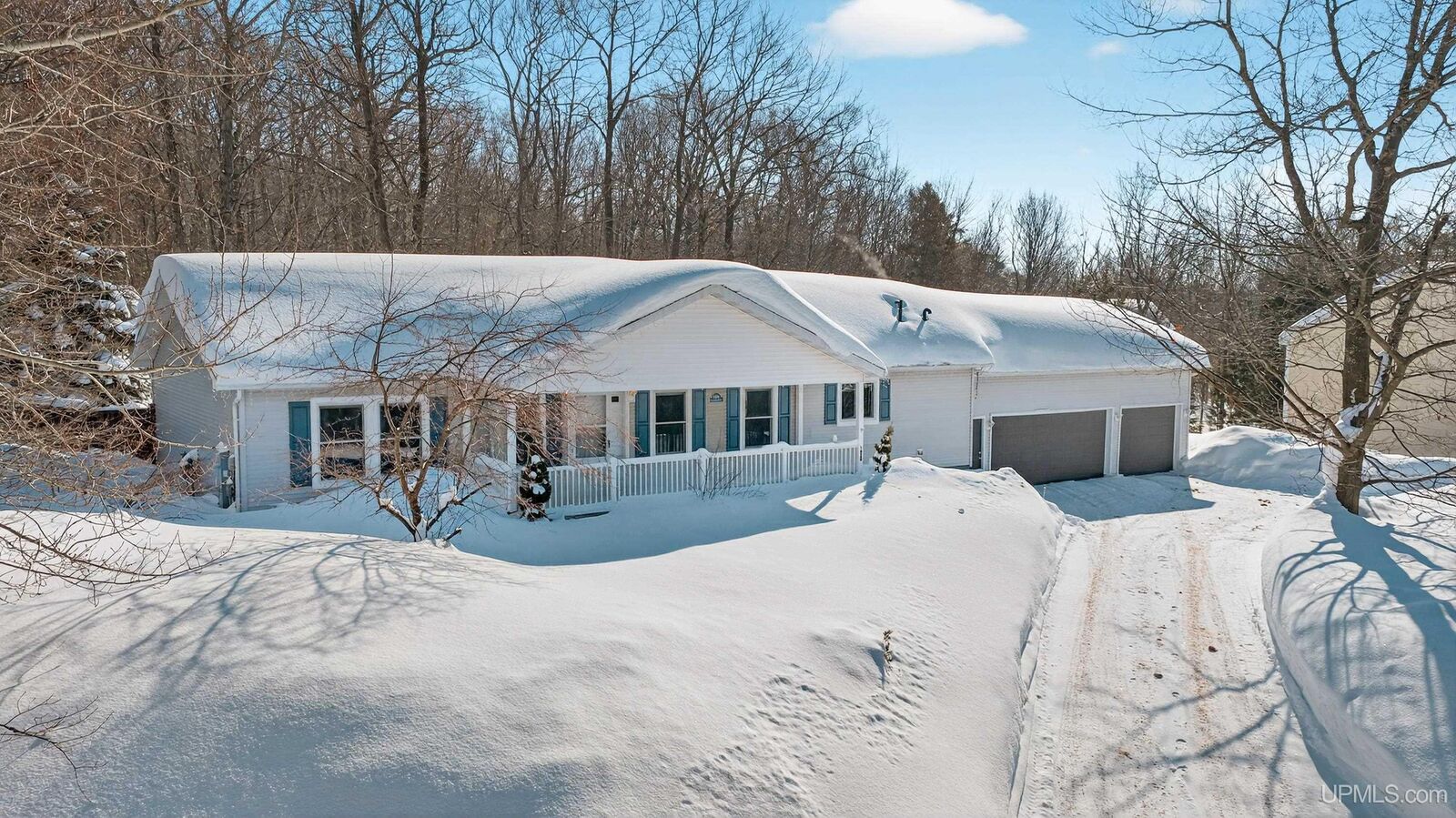 Property Photo:  1028 Crestwood Drive  MI 49930 