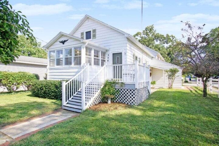 Property Photo:  206 N Lake Avenue  MI 49456 