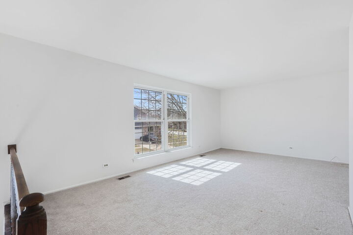 Property Photo:  4 Lexington Court  IL 60107 