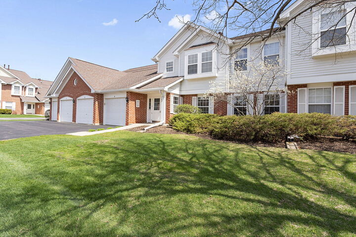 Property Photo:  207 Norfolk Court 3  IL 60172 