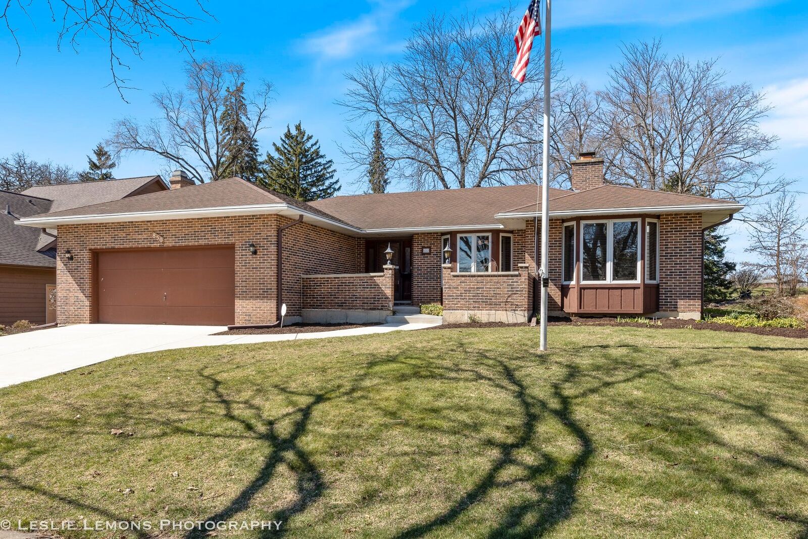 Property Photo:  850 Abbey Drive  IL 60137 