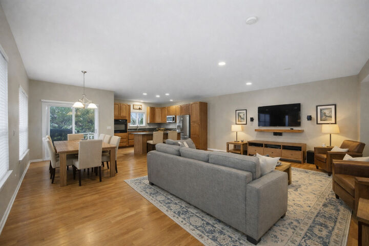 Property Photo:  1160 Longwood Drive  IL 60532 