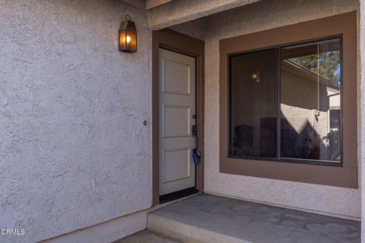 Property Photo:  256 Blackfoot Lane  CA 93001 