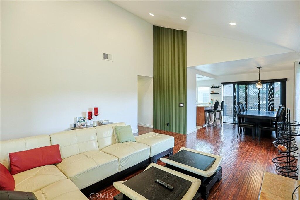 Property Photo: 12 Silverwood 19 CA 92604