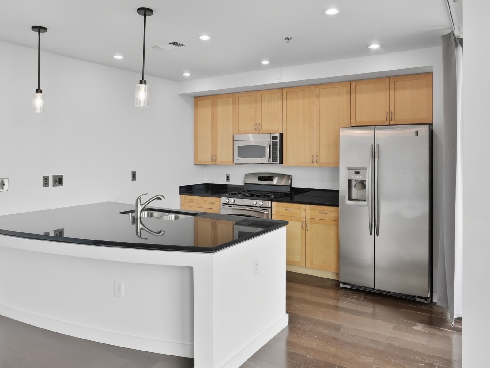 Property Photo:  900 20th Ave S 1004  TN 37212 