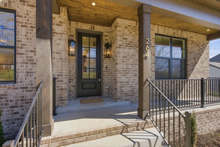 Property Photo:  264 38th Ave N  TN 37209 