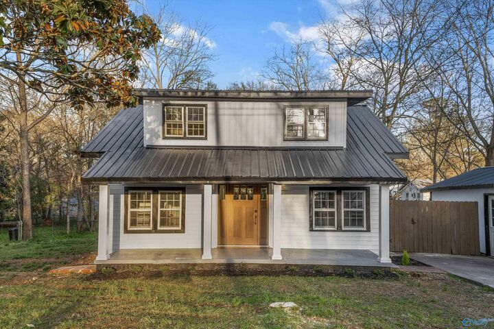 Property Photo:  806 N Beaty Street  AL 35611 