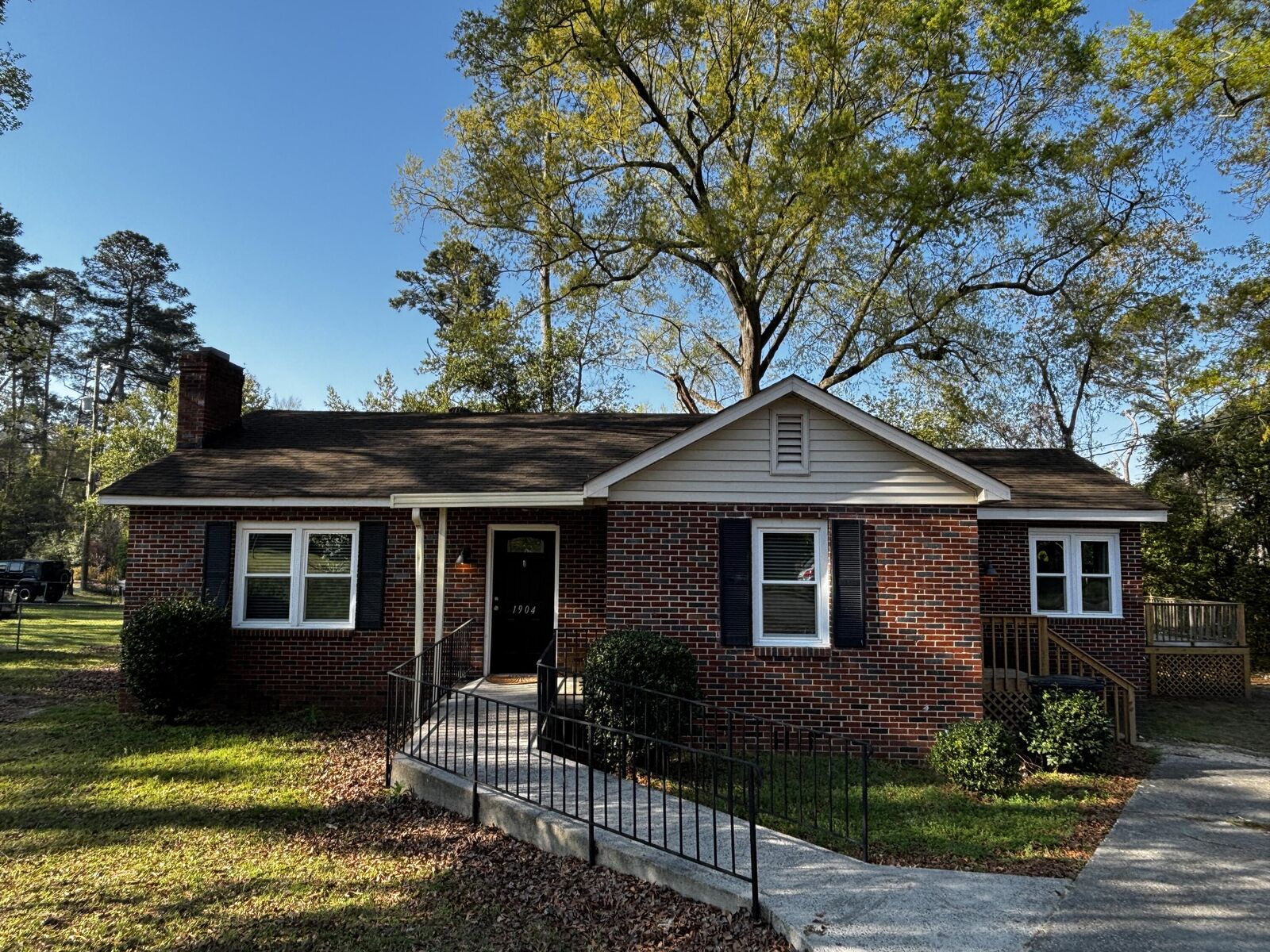 Property Photo:  1904 Robin Road  SC 29841 