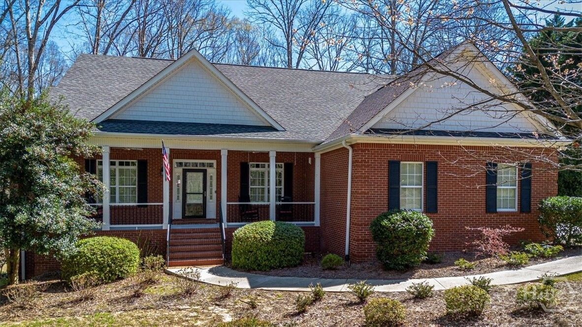 Property Photo:  1420 Oconee Crossing Circle  GA 30622 