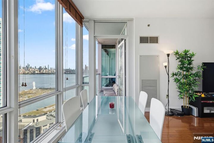 Property Photo:  20 Newport Parkway 2311  NJ 07310 