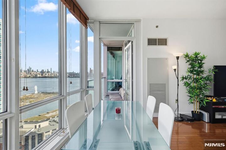 Property Photo:  20 Newport Parkway 2311  NJ 07310 