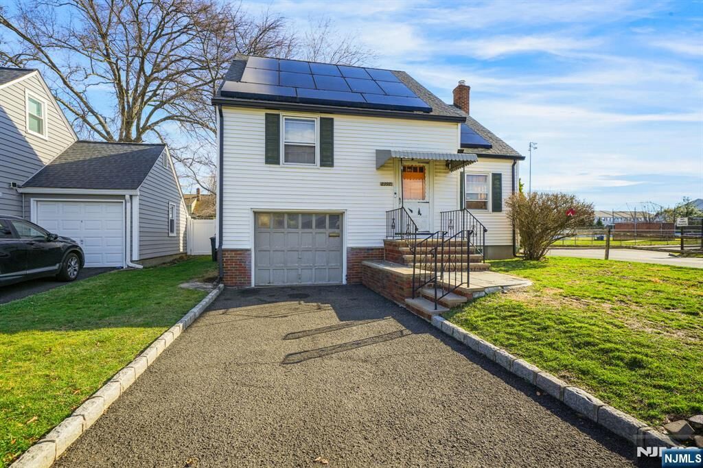 Property Photo:  2397 Seymour Avenue  NJ 07083 