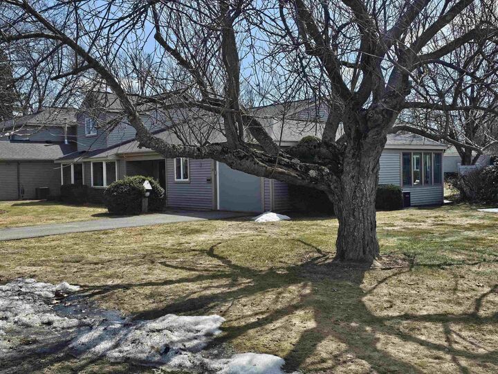 Property Photo:  16 Walden Pond Drive  NH 03064 