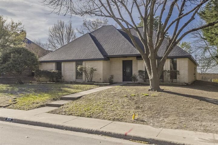 Property Photo: 212 Pueblo Drive TX 75165