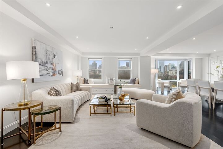 Property Photo:  2 Commonwealth 9A  MA 02116 