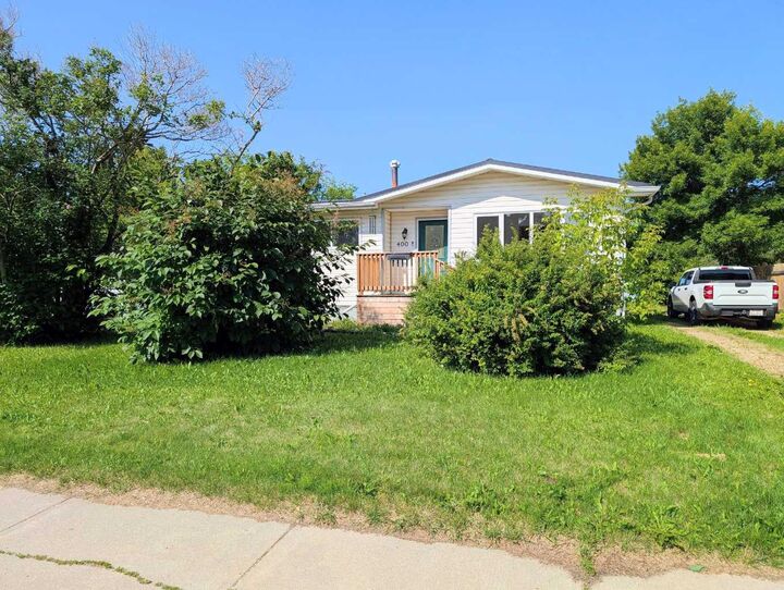Property Photo: 400 4 Street NE AB T0G 2A2