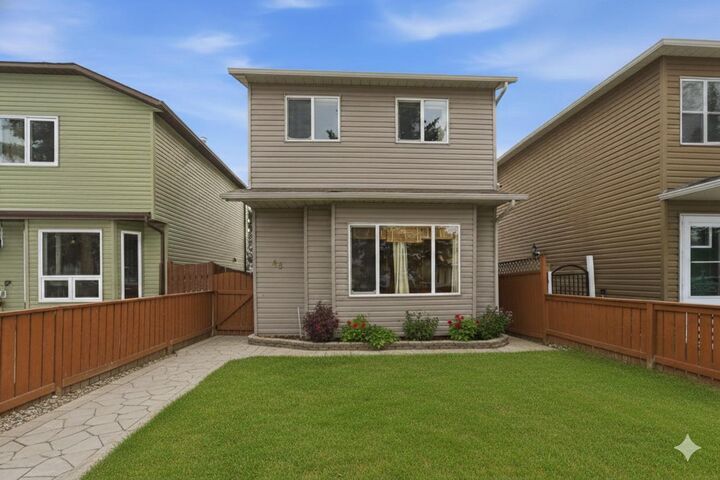 Property Photo:  43 Martindale Court NE  AB T3J 3N8 