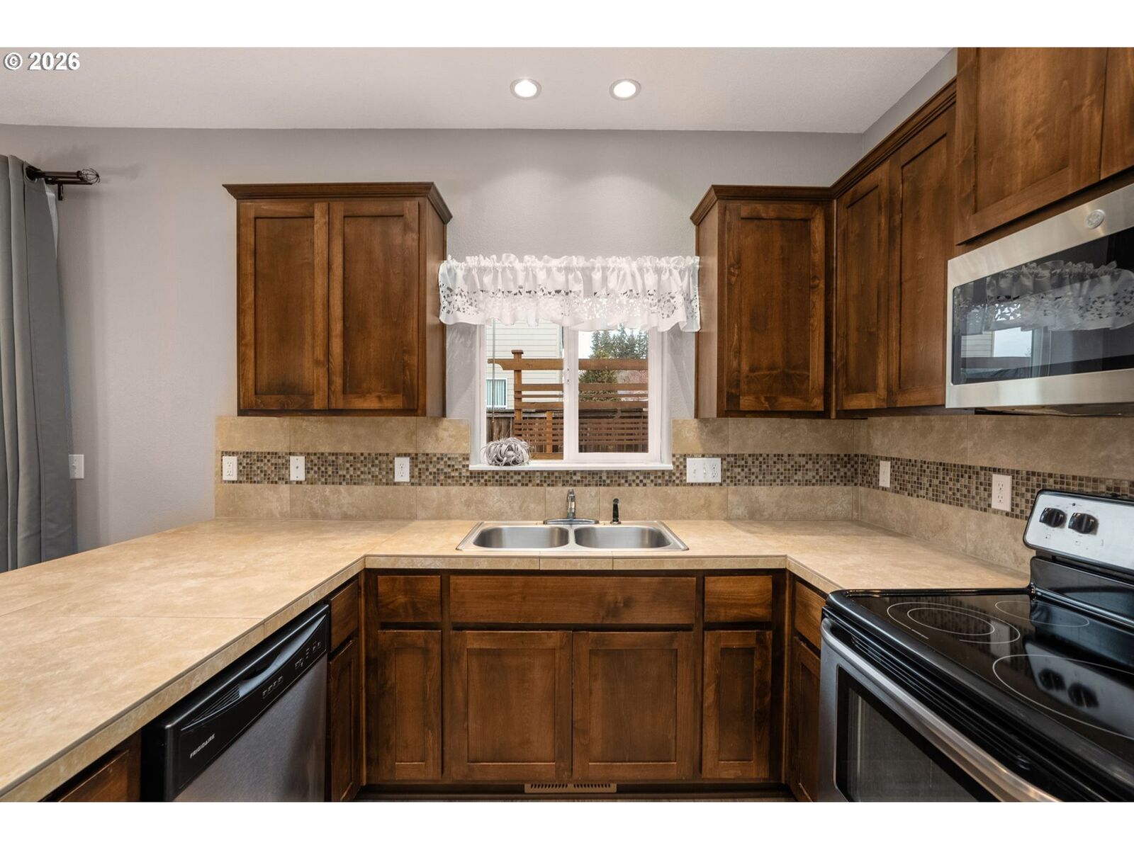 Property Photo:  52183 SE Tussing Way  OR 97056 