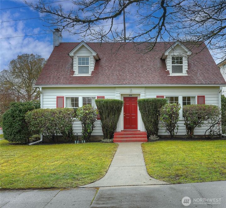 Property Photo: 2119 N Union Avenue WA 98406