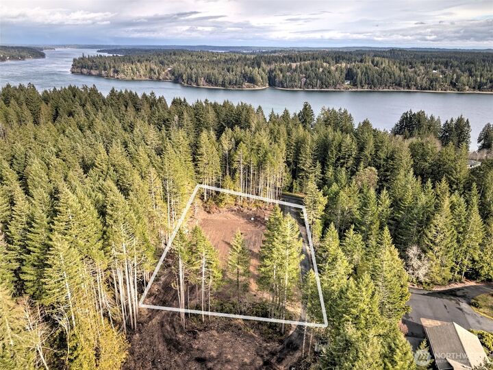 Property Photo: 621 E Strong Road WA 98584