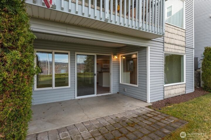 Property Photo: 2305 W Woodin Ave 2E WA 98816