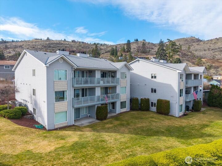 Property Photo:  2305 W Woodin Ave 2E  WA 98816 