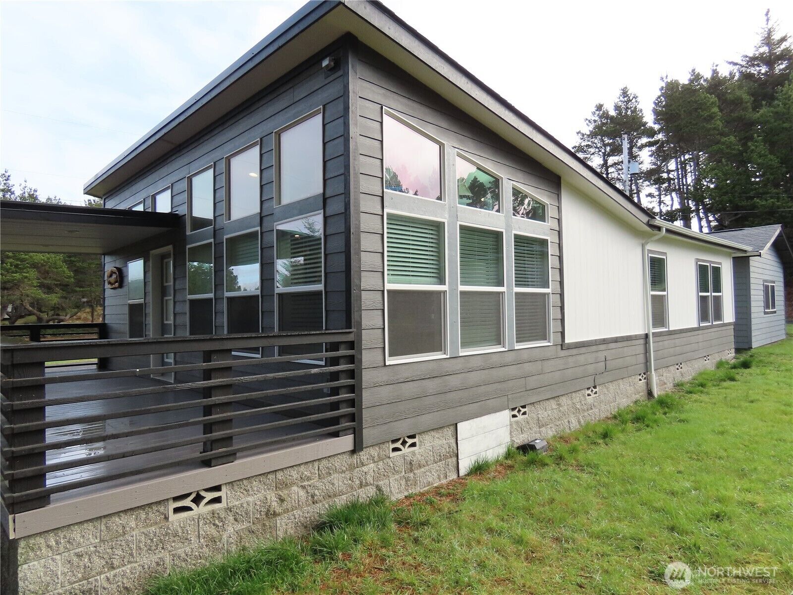 Property Photo:  300  Surf Street  WA 98595 