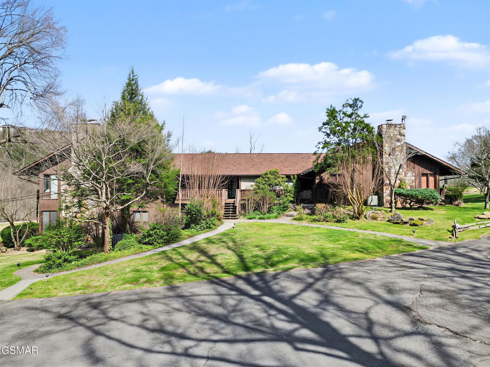 Property Photo:  3815 E Parkway  TN 37738 