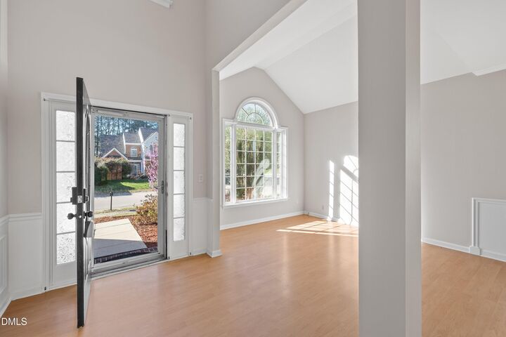 Property Photo: 5717 Keowee Way NC 27616