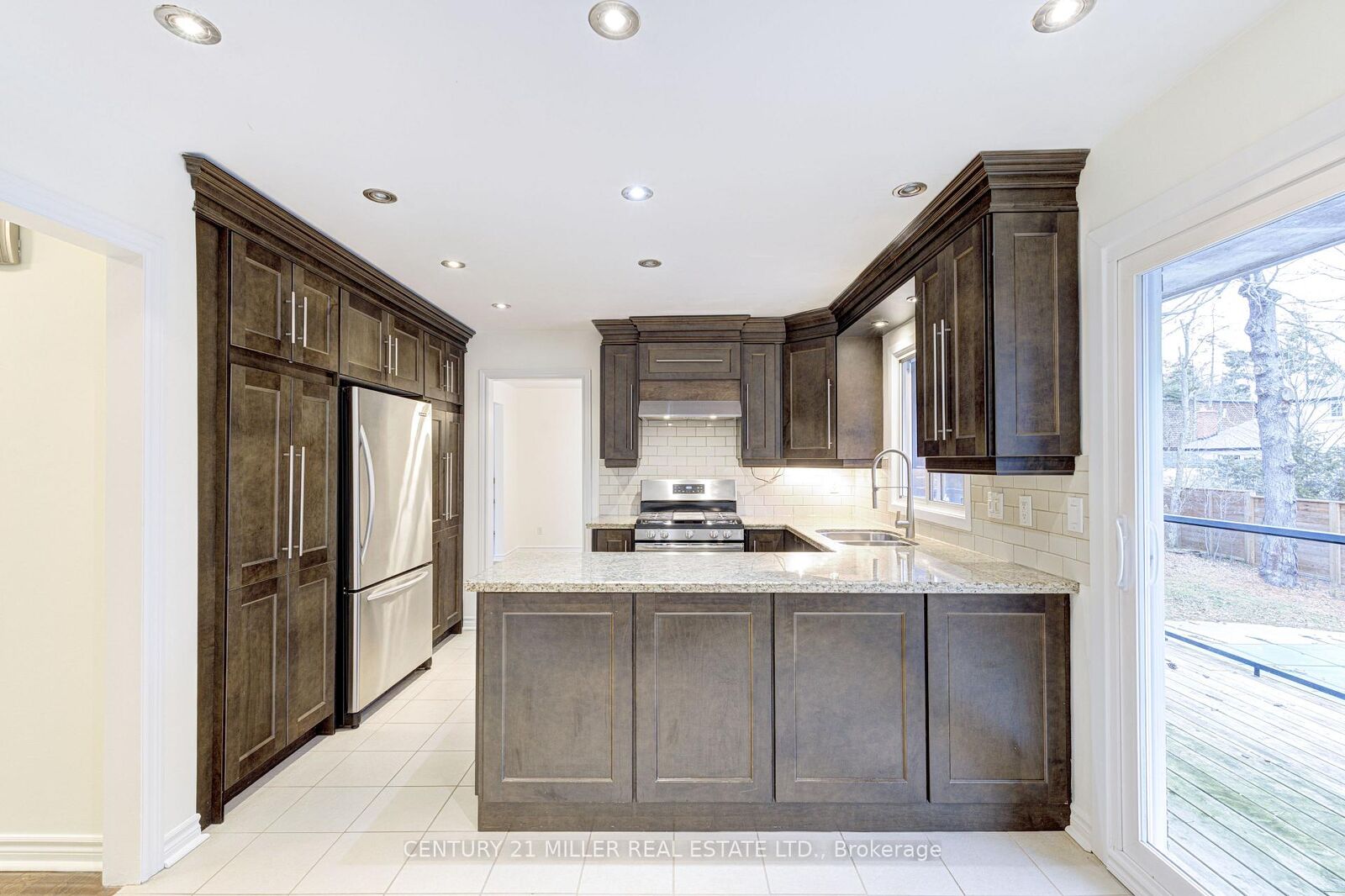 Property Photo:  163 Castle Crescent  ON L6J 5H4 