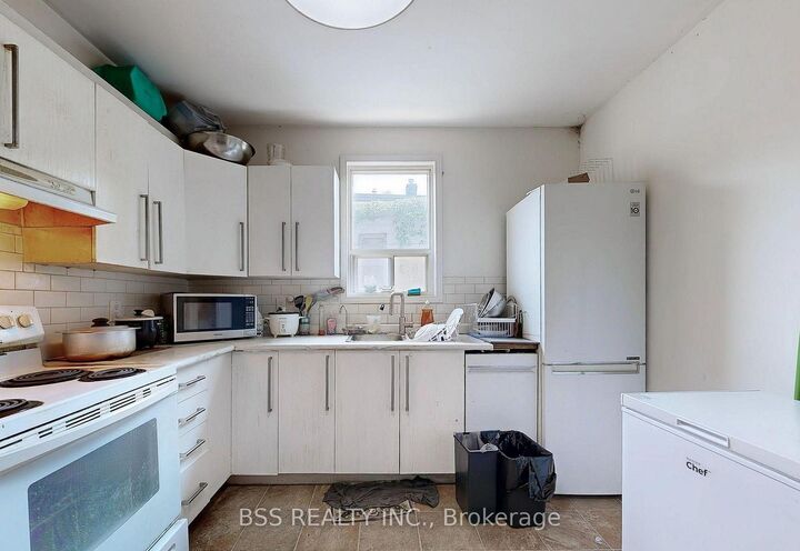 Property Photo: 48 St Dunstan Drive ON M1L 2V5