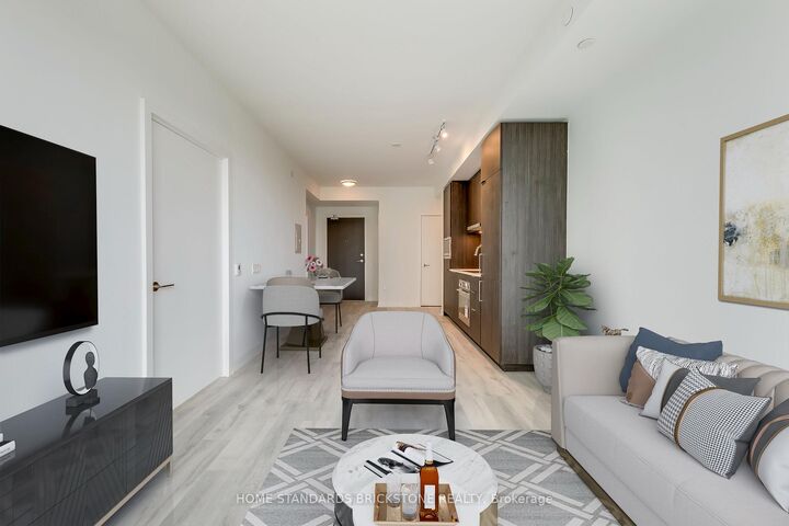 Property Photo: 7 Golden Lion Heights N2406 ON M2M 0C1