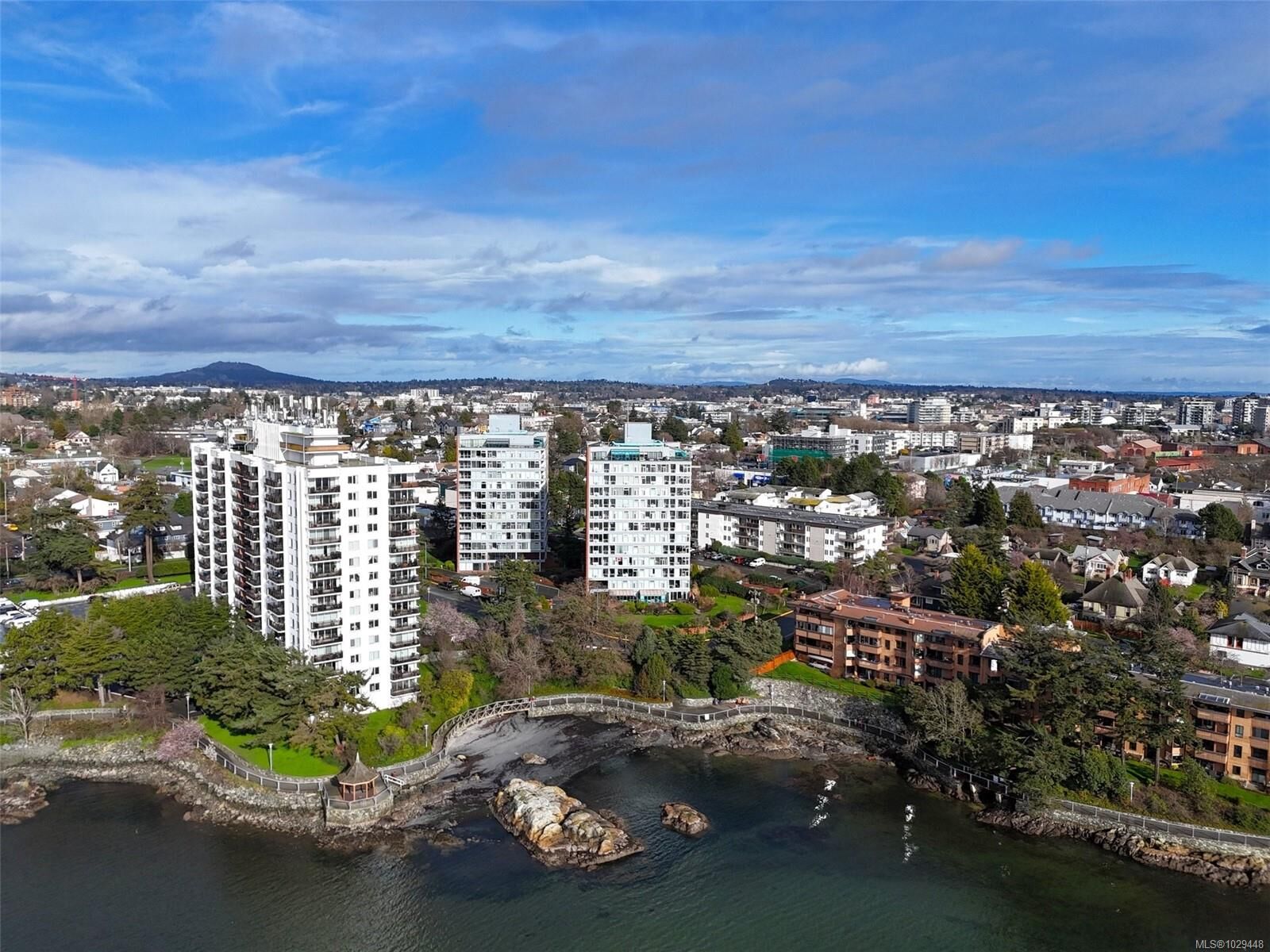 Property Photo:  325 Maitland St 104  BC V9A 7E9 