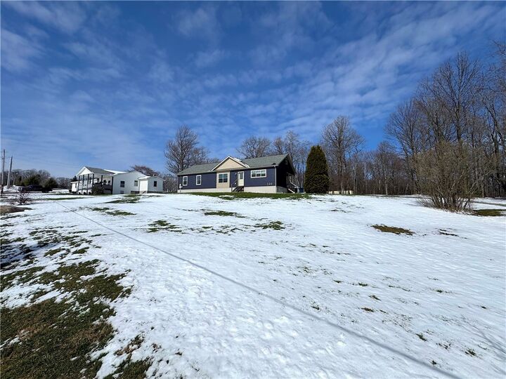 Property Photo:  230 Grandview Rd  PA 15610 